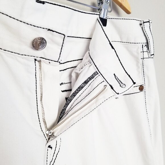 True Religion Men's 40 Straight Leg Jeans Optic White Blue Stitch Flap Raw Hem - Picture 7 of 16